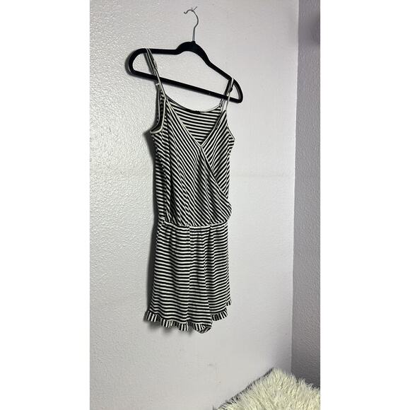 Black and White Summer Romper Juniors Size Large - Picture 2 of 5
